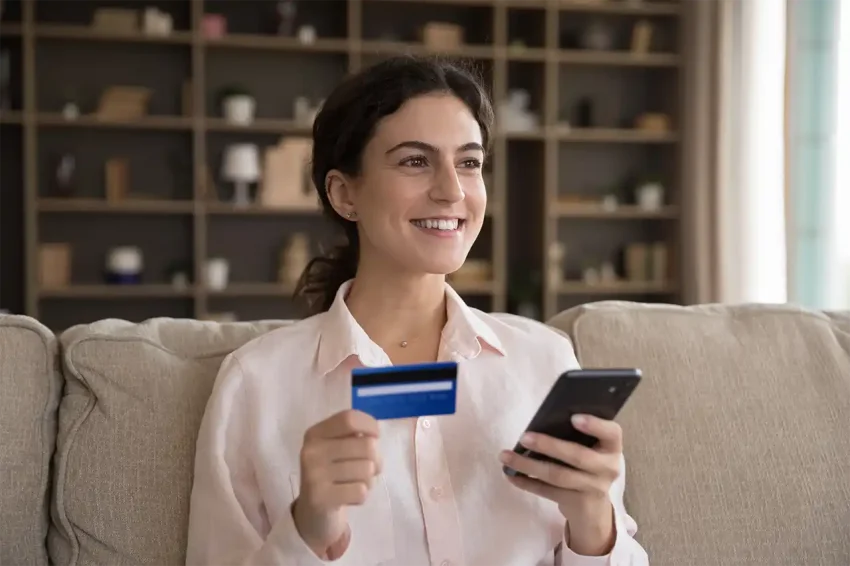 Credit instant pe card, aprobare rapidă și transfer direct în cont